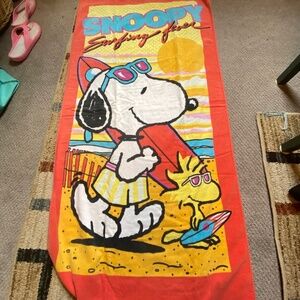 Snoopy surfing Fever Beach towel